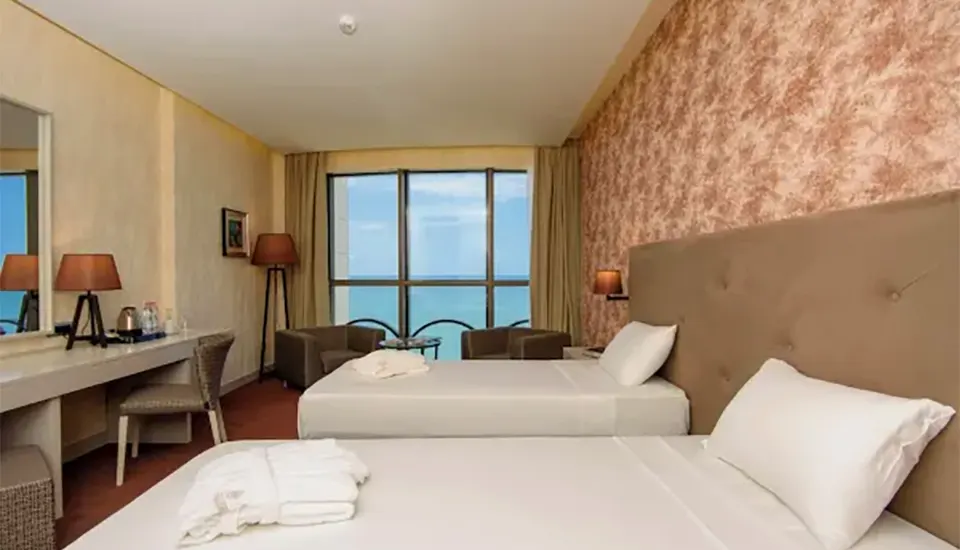 هتل گرند گلوریا باتومی